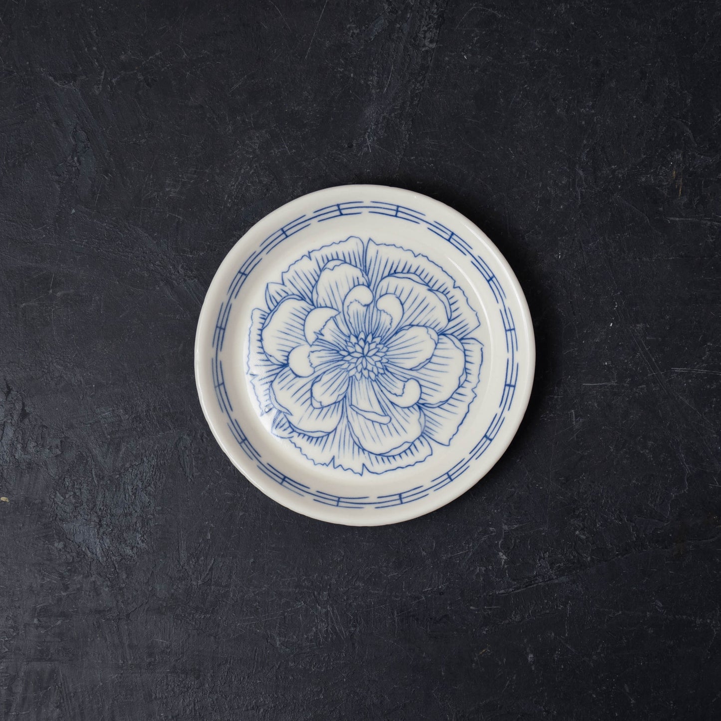 Peony I-Fret Round Dish