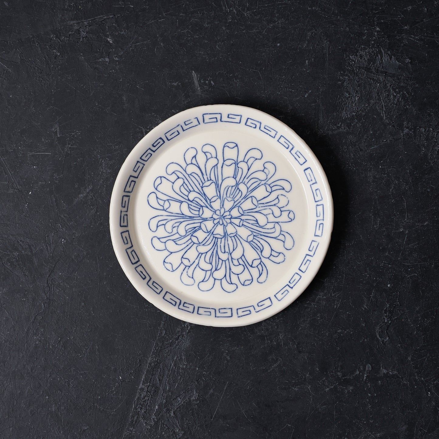 Chrysanthemum Bloom Round Dish