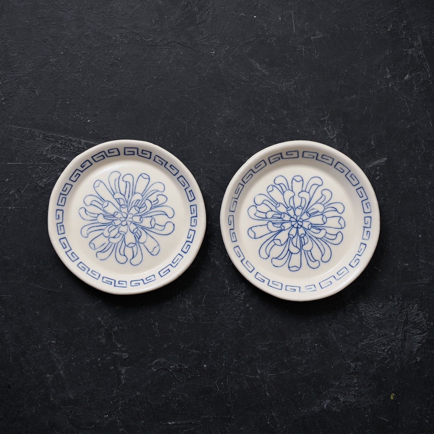 Chrysanthemum Bloom Round Dish - 4"